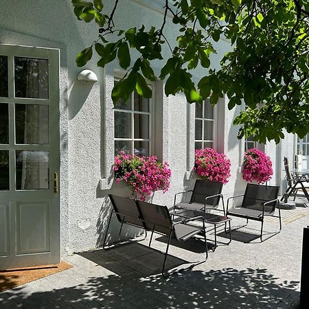 Apartment Mit Gartenblick Und Terrasse Baden Luaran gambar