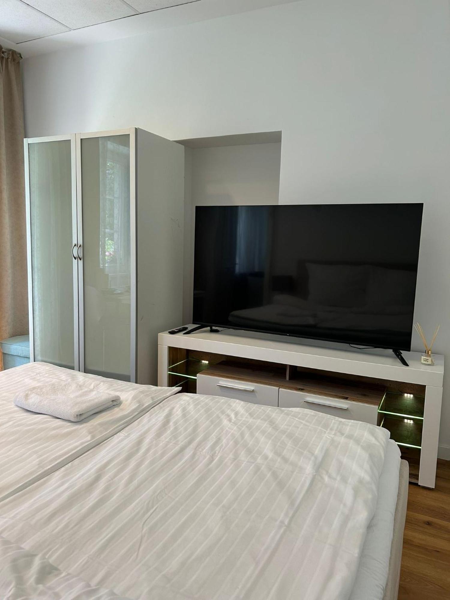 Apartment Mit Gartenblick Und Terrasse Baden Luaran gambar